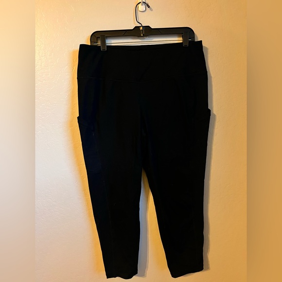 torrid Pants - TORRID Active | Active Leggings with Side Pockets | Plus Size: 2